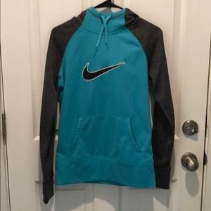 Women’s Nike ThermaFit Hoodie - Size Small